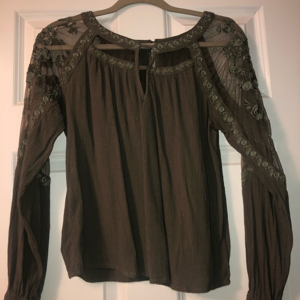 Chic American Eagle army green blouse
